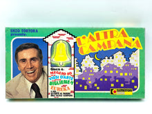 Carica l'immagine nel visualizzatore di Gallery, Clementoni 1980 Board Game L'ALTRA CAMPANA packaging front view with illustrated cover.
