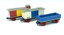 Carica l'immagine nel visualizzatore di Gallery, LEGO 720 - 3 Wagon front view showing colorful toy train cars in red, blue, yellow, and white.
