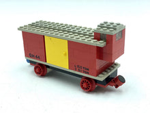 Carica l'immagine nel visualizzatore di Gallery, LEGO 720 - 3 Wagon side view showcasing a red and yellow design with a detailed roof.
