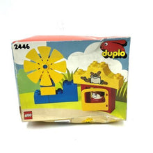 Carica l'immagine nel visualizzatore di Gallery, LEGO Duplo Windmill packaging featuring colorful design with playful graphics.
