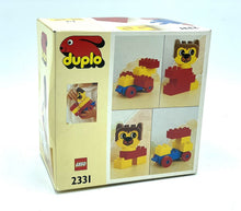 Carica l'immagine nel visualizzatore di Gallery, LEGO Duplo Barney Skateboard Bear Set packaging showcasing multiple toy designs with colorful blocks.
