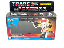Load image into Gallery viewer, Transformers toy box packaging featuring graphic design and brand logo.
