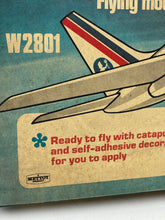 Load image into Gallery viewer, Mettoy Boeing 737 model packaging back view showing text instructions.
