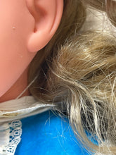 Load image into Gallery viewer, Italocremona Fanni doll close-up of curly blonde hair detail.
