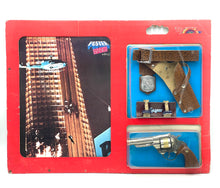 Load image into Gallery viewer, Edison Giocattoli toy gun set packaging showing red, blue, and brown colors with accessories.
