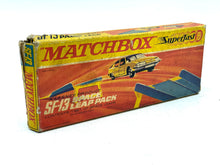 Carica l'immagine nel visualizzatore di Gallery, Matchbox SF-13 Space Leap Pack side view with colorful label.
