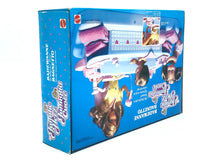 Load image into Gallery viewer, Side view of the Mattel Heart Family Bathtub playset packaging showcasing colorful design and included dolls.
