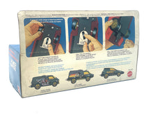 Carica l'immagine nel visualizzatore di Gallery, Back view of the toy box displaying instructional steps and illustrations.
