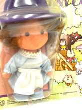 Carica l'immagine nel visualizzatore di Gallery, Side view of the Gakken Tiny Candy doll packaging featuring illustrated graphics and text details.
