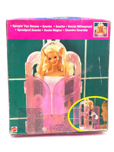 Carica l'immagine nel visualizzatore di Gallery, Detail view of the top of the Barbie doll box featuring the brand logo.
