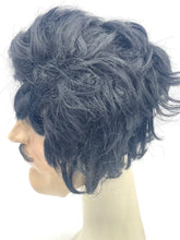 Carica l'immagine nel visualizzatore di Gallery, Side view of the 1985 Cesar mask of Geraldo Rivera on a mannequin head.
