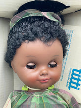 Carica l&#39;immagine nel visualizzatore di Gallery, 1972 SEBINO BAMBOLA DOLL TITTI CON CIALDINO VERSIONE AFRO
