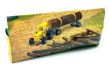 Load image into Gallery viewer, Vintage Politoys J88 Centauro Tractor con traino tronco 1/50 new old stock
