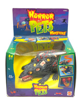 Carica l&#39;immagine nel visualizzatore di Gallery, 1994 Mattel Horror Pets Skaar the rat Motorized Monster Light Up Eyes new old stock
