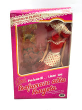 Carica l&#39;immagine nel visualizzatore di Gallery, Mego 1977 Fashion Candi&#39;s Friend Wild Berry Doll Figure Candy Red
