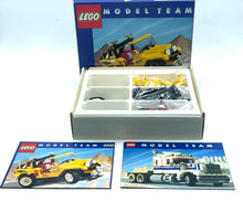 Cargar imagen en el visor de la galería, 1986 LEGO Model Team 5510 4 x 4 Off Road Jeep Complete
