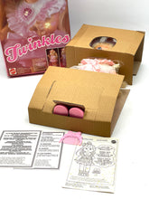 Carica l&#39;immagine nel visualizzatore di Gallery, 1990 Mattel Twinkles doll new old stock
