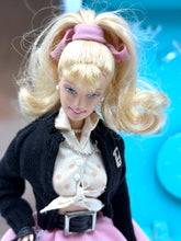 Carica l&#39;immagine nel visualizzatore di Gallery, Barbie Nifty anni &#39;50 – Le grandi mode del XX secolo, bambola da collezione (2000)
