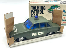 Carica l&#39;immagine nel visualizzatore di Gallery, Tomy 80&#39;S Talking Patrol car Giulia Alfetta Polizia new old stock
