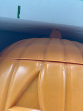 Load image into Gallery viewer, Vintage 90&#39;S Giochi Preziosi lo Zuccone di halloween new old stock
