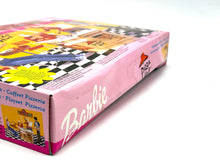 Carica l&#39;immagine nel visualizzatore di Gallery, Accessories and contents of Barbie Pizza Hut Restaurant Playset
