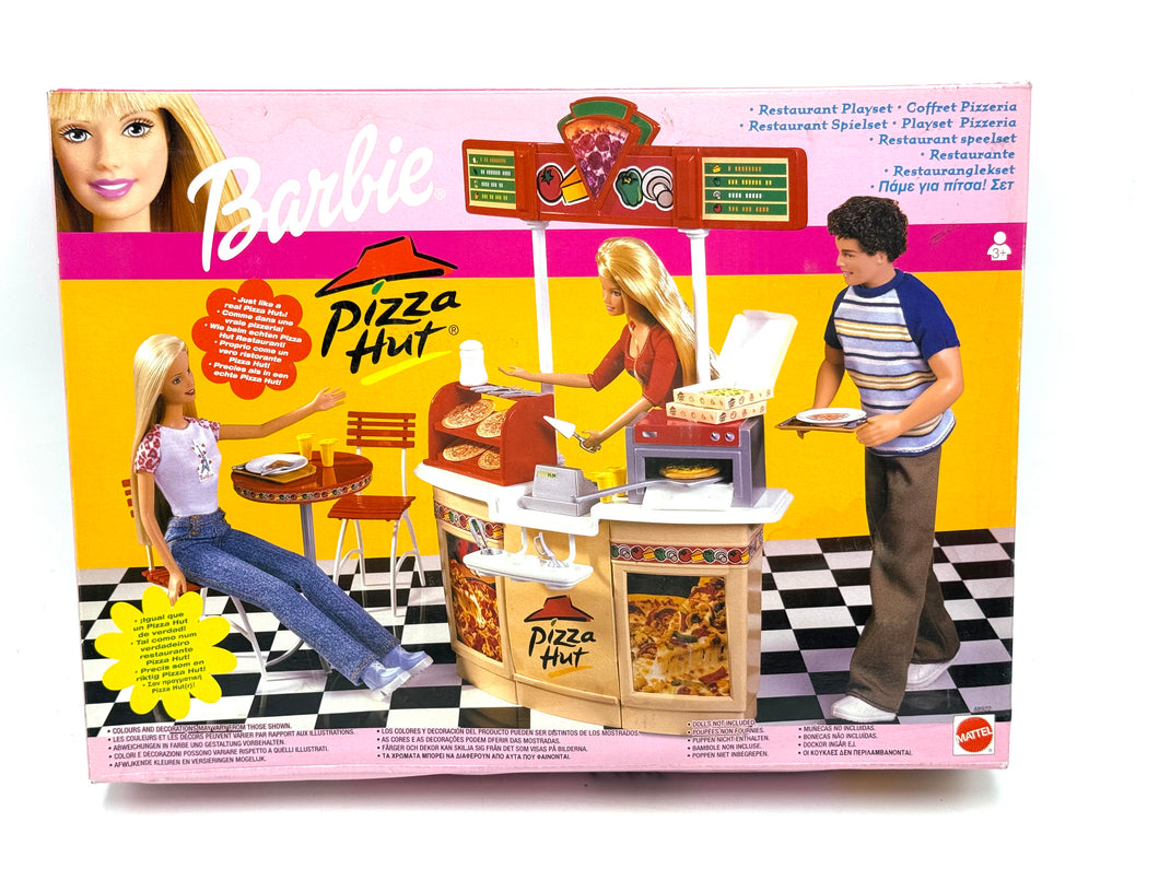 Front view of Barbie Pizza Hut Restaurant Playset Mattel 2001 box