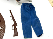Carica l&#39;immagine nel visualizzatore di Gallery, Accessories included in 1973 Mattel Big Jim Arctic Rescue playset (as shown in photos)
