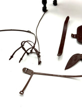 Carica l&#39;immagine nel visualizzatore di Gallery, Accessories included with Big Jim Tempest horse (incomplete set)
