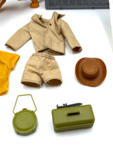 Carica l&#39;immagine nel visualizzatore di Gallery, Accessories included with Big Jim Tiger Trail Caccia alla Tigre set 
