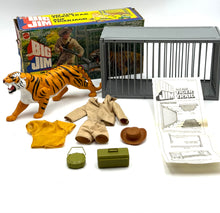 Carica l&#39;immagine nel visualizzatore di Gallery, Front view of 1973 Mattel Big Jim Tiger Trail Caccia alla Tigre set

