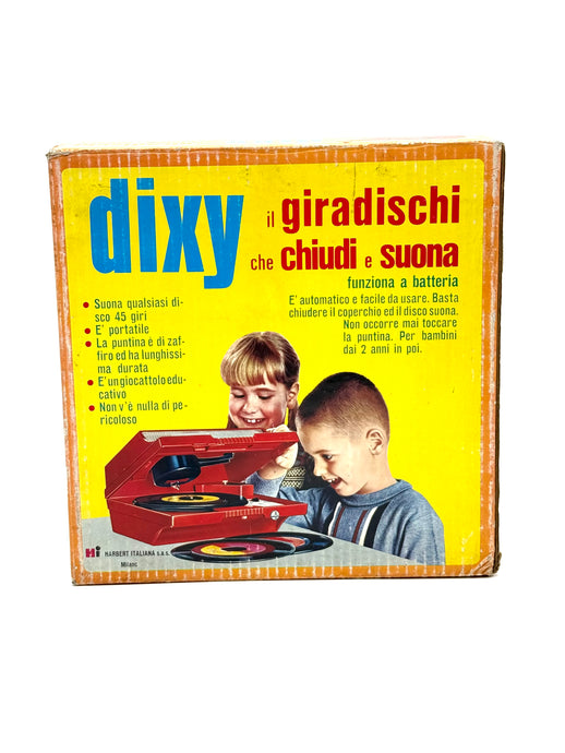 Front view of Kenner’s Close ’N Play Phonograph Dixy with box