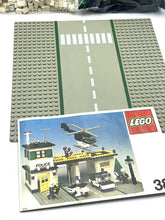 Load image into Gallery viewer, 1974 LEGO Town Police Headquarters Set 381
