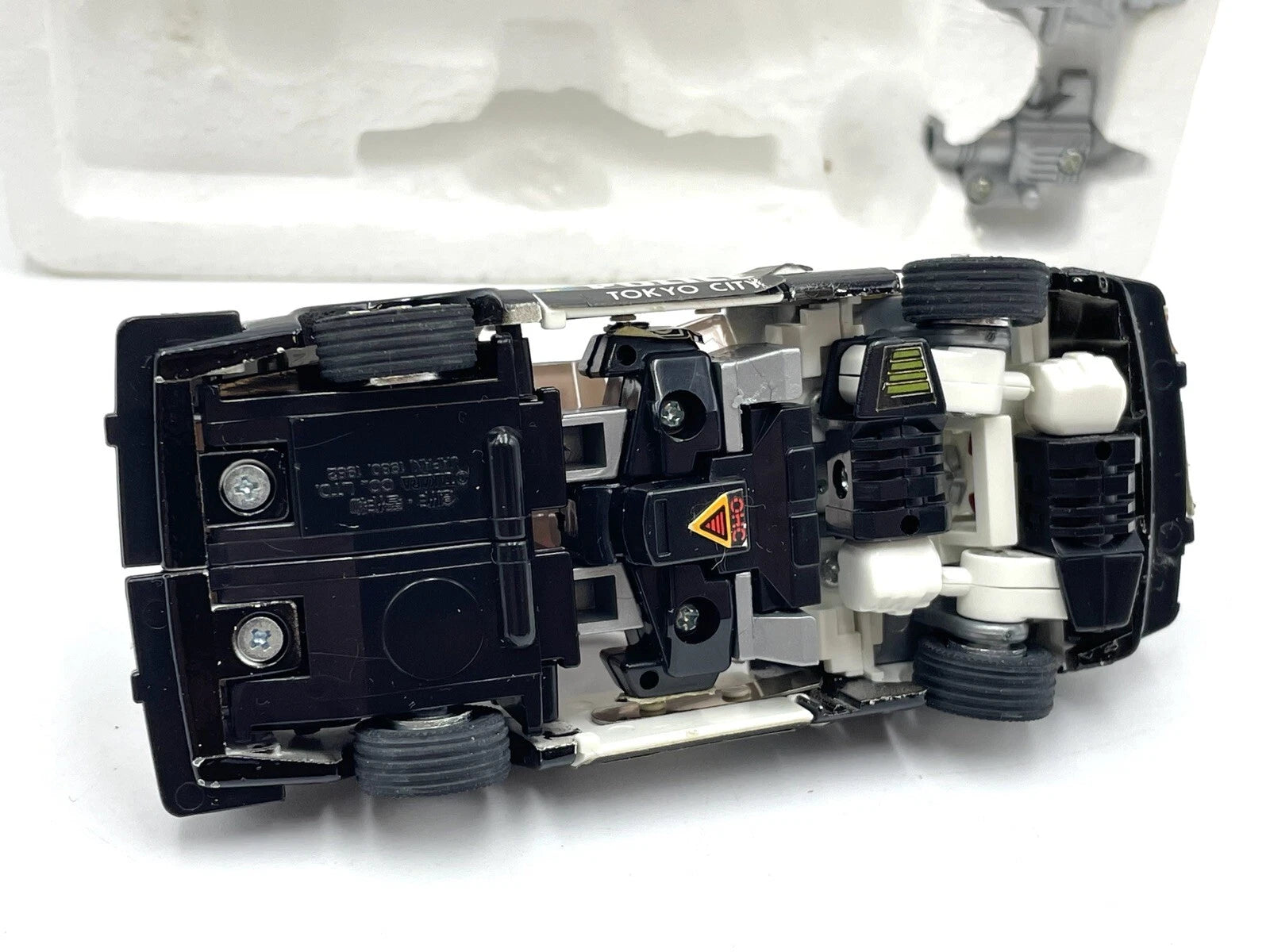 Takara Diaclone Police Car Fairlady Z Robot No.13 – Real