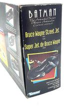 Carica l&#39;immagine nel visualizzatore di Gallery, 1993 KENNER BATMAN ANIMATED SERIES BRUCE WAYNE STREET JET
