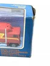 Charger l&#39;image dans la galerie, 1981 Hot Wheels Radio Control Six Way Hauler Semi Truck 5051 Mattel
